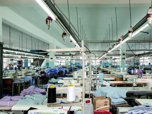 قرقیزستان به جمع پنج کشور برتر تولیدکننده پوشاک برای برندهای روسی پیوسته است. این خبر را نشریه تجاری روسی PROfashion در بهار ۲۰۲۵ منتشر کرده است.